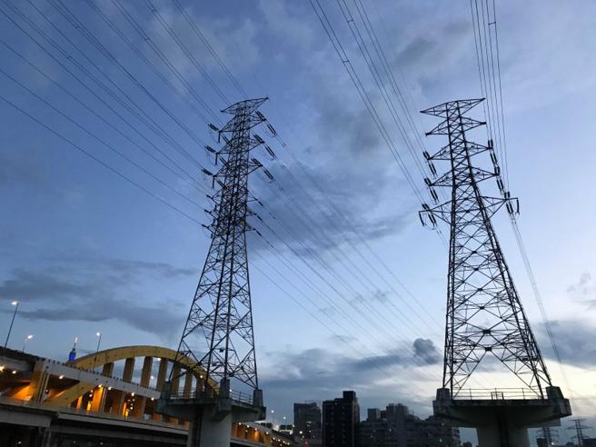 台湾电网面临再生能源有供电间歇性的问题。（图／李宗明摄）