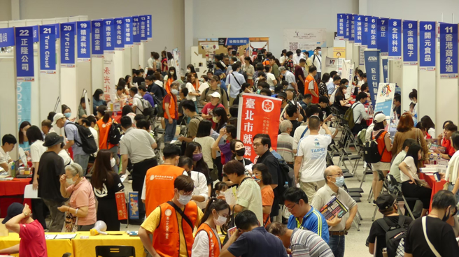 青银就业博览会8月31日将在圆山花博公园争艷馆盛大登场，有194家优质企业徵才，提供近万个工作机会。(图/臺北市就业服务处提供)