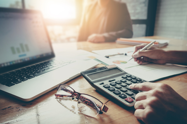 基本生活費將調增7千元，4口之家明年報稅可望省稅1400元。（示意圖/shutterstock）