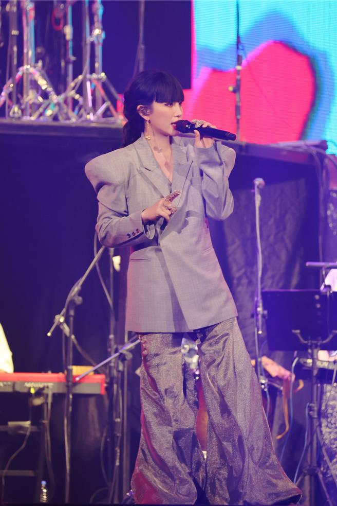 魏如萱的巡演舞台获韩国K-DESIGN AWARD至高无上奖肯定。（好多音乐提供）