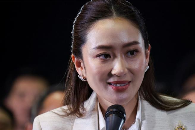 泰国前总理戴克辛37岁的女儿贝东塔成为新总理，创下史上最年轻的纪录。她也是继姑姑盈拉（Yingluck Shinawatra）之后，泰国第二位女总理。（路透）