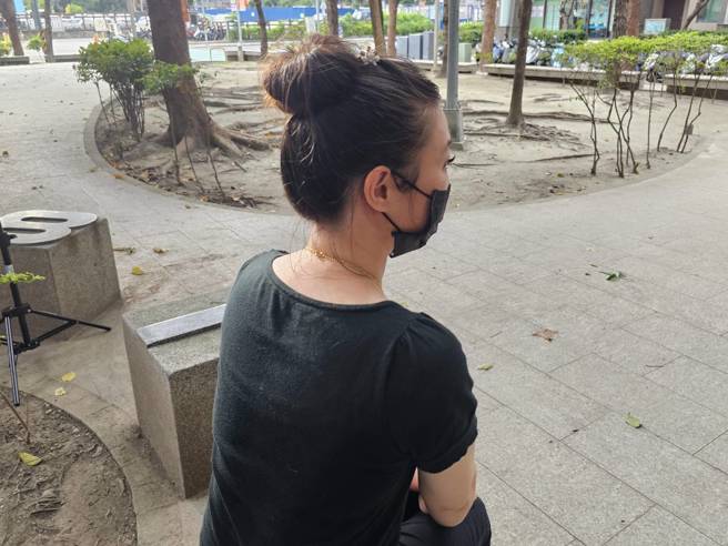 凤姐从事遗体修復师7、8，坦言「祖孙3尸案」现场很震撼。(记者游定刚拍摄)