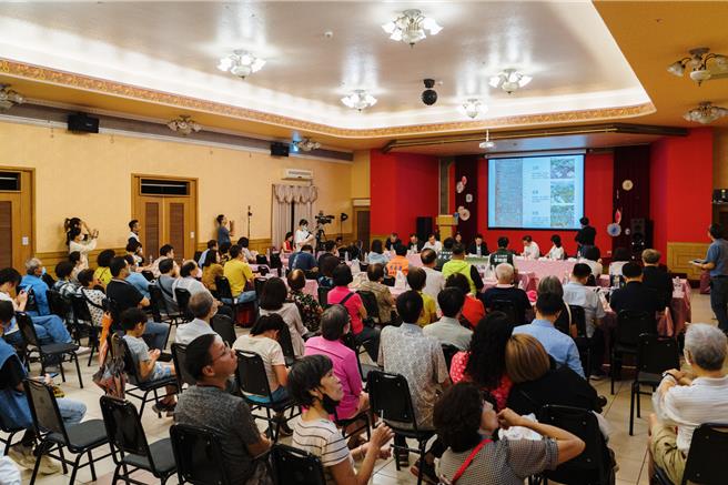 为活化左营眷村，加强公民参与，高雄市政府继去年底召开左营眷村活化发展策略说明会，聆听各界意见，16日再次召开说明会宣布办理进度。（高市文化局提供／杨舒婷高雄传真）