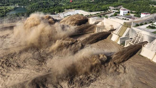 中原强降雨黄河小浪底水库泄洪完成本轮次汛期调水调沙。（大陆央视）
