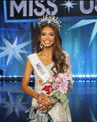 西点军校出身 情报军官库珀荣膺美国小姐