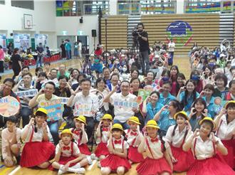 新北祖父母節溫馨登場 祖孫共舞懷舊健康操