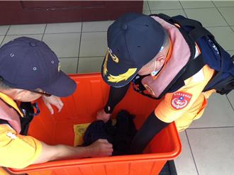 深澳象鼻岩惊见海龟搁浅 海巡紧急救援送医