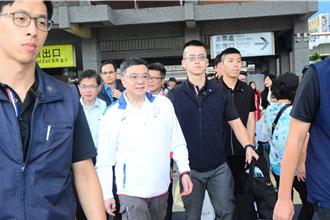 終於搭上火車到花蓮！讚嘆行車平穩 卓榮泰：會睡著