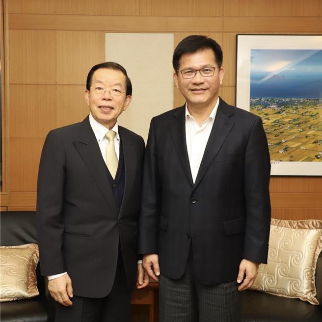 林佳龍感謝謝長廷加深台日關係。（取自林佳龍臉書）