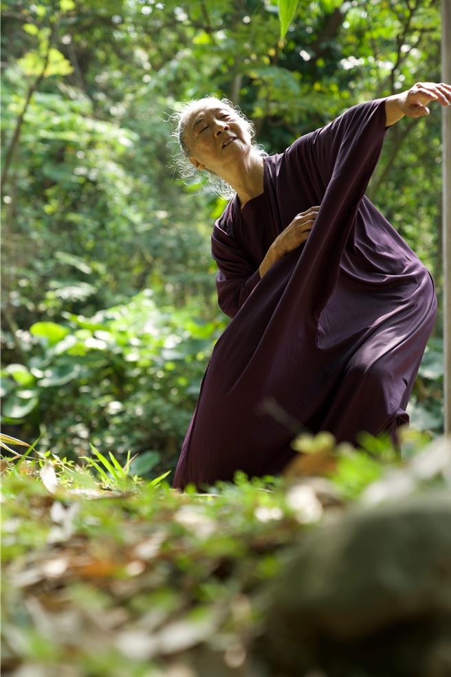 台北市文化局17日公布第28屆「台北文化獎」得主，圖為獲獎人林絲緞（卓系緞）。（台北市文化局提供）