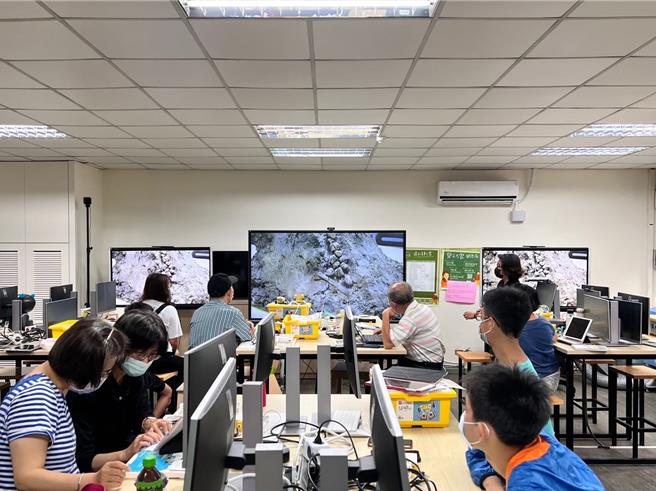 新竹市劳工大学特别推出「AI与元宇宙科技跨域专业人员培训」系列课程，17日起在清华大学登场。（新竹市政府提供／陈育贤新竹传真）