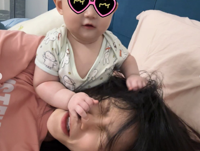 萝莉塔常在社群晒出她和爱女的相处日常。（图／摄自IG lolitalee513）