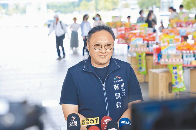 台中市副市长郑照新16日表示，前台中市长林佳龙、高雄市长陈其迈也都对南电北送表达过不平之鸣。（林欣仪摄）