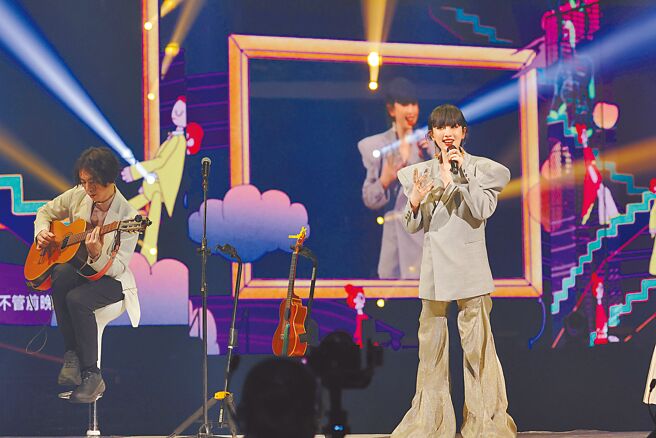 魏如萱的巡演舞台获韩国K-DESIGN AWARD的至高无上奖肯定。（好多音乐提供）