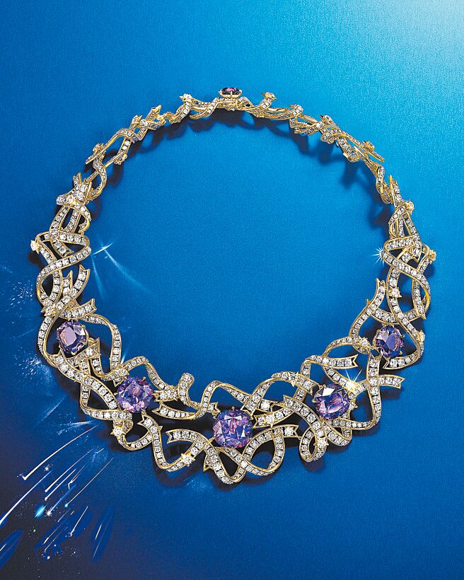 TIFFANY Blue Book系列「蒼穹萬象」流光星彩（Shooting Star）紫水晶鑽石項鍊。（Tiffany & Co.提供）