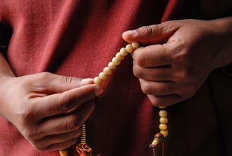 皇帝威胁「不吃肉就屠城」 和尚破戒后吐10字流传千古