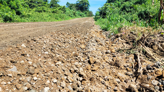 四川賊「把水泥路挖走」變賣 民眾見爛泥巴路傻了