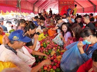 虎尾中元祭1萬美金紅包大放送 北港朝天宮備20萬水果山