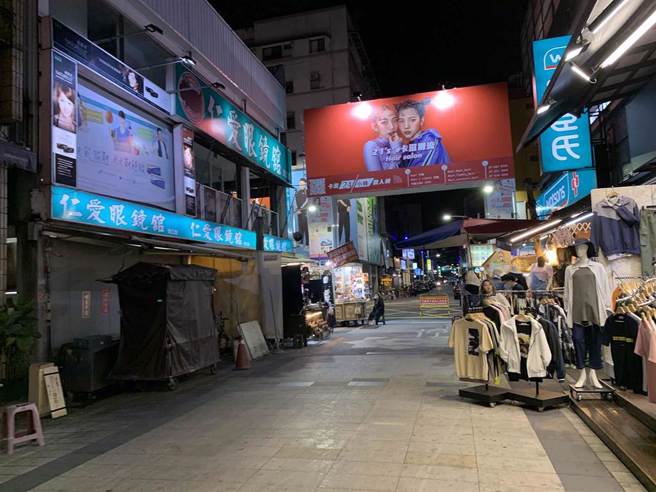 高雄新堀江商圈没落，网友透露有很多店面在招租。（图／翻摄自Google Map）