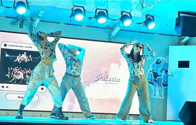 台東夏季聯合舞展昨晚在台東市南京路熱鬧登場，Muarak。（蔡旻妤攝）