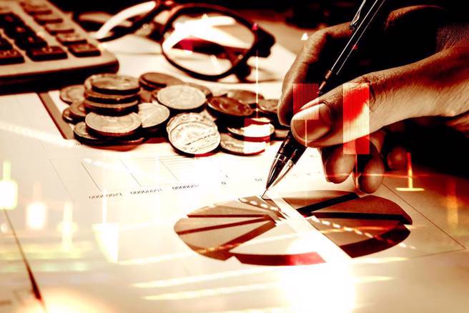 謝金河表示，14家金控獲利大爆發，並點名看好富邦金、國泰金、中信金、元大金等4檔市值表現。（示意圖/達志影像/shutterstock）