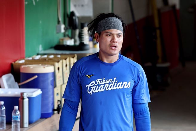 富邦悍将张育成18日过29岁生日。（杜宜谙摄）