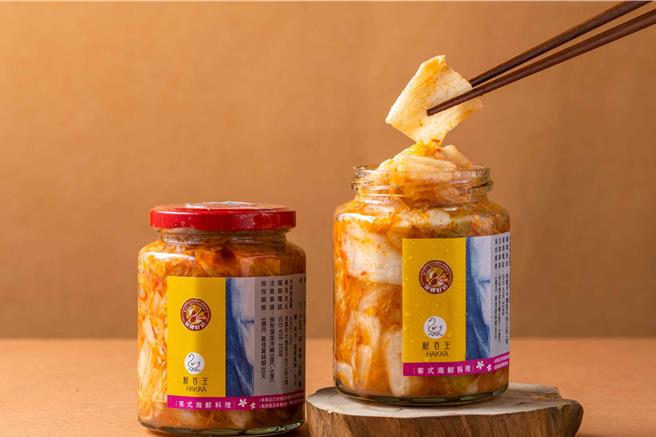 天光杂货店中元感恩推荐商品：品牌新百王出产之客式泡菜。（天光杂货店提供）
