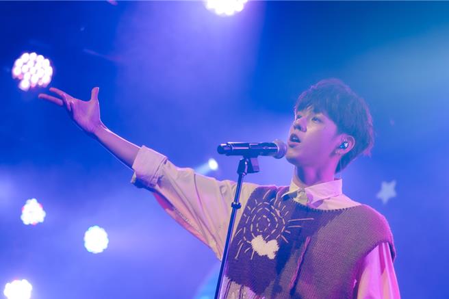 洪暐哲首场个人演唱会吸引许多粉丝抢票，一睹他的唱跳魅力。（年代整合提供）