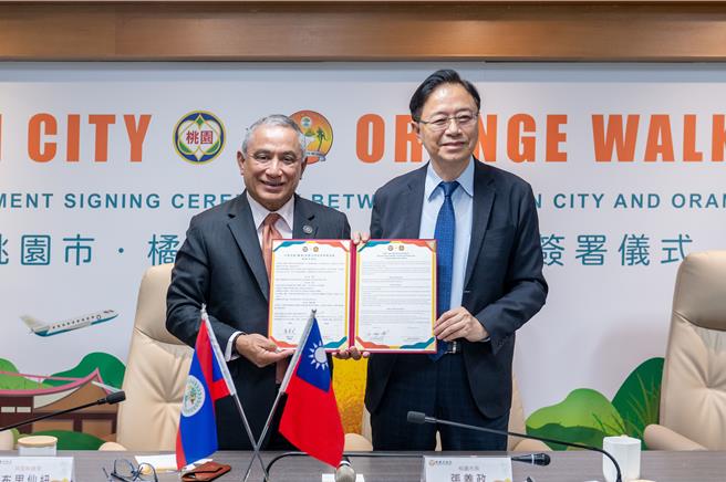 桃园市长张善政（右）预计于9月上旬率桃园市府同仁至贝里斯参与贝里斯国庆典礼。（桃园市秘书处提供）