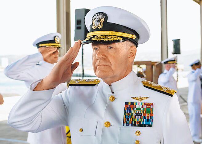 美国印太司令部司令帕帕罗15日表示，由于世界经济连结紧密，维持台海和平对美国极为重要。图为2024年6月帕帕罗出席太平洋舰队司令交接典礼。（摘自美国海军官网）