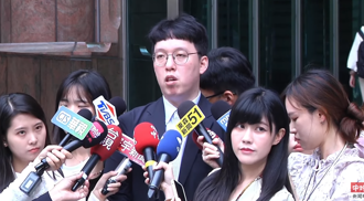 影》柯怕砍黃珊珊後柯黑＋1？ 前幕僚「小牛」揭中評會角力內幕