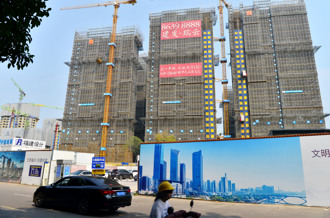 中國房價下滑底部近了？學者：對比美國經驗跌4成才會走穩