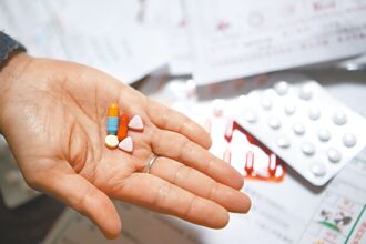 8成診所缺藥師 病患就醫領嘸藥