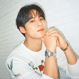 半熟歐巴金珉奎 戴寶格麗OCTO ROMA展紳士風範