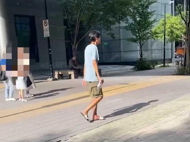 本刊读者在台北市信义区遇见唐治平。（图／读者提供）