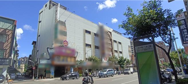 林姓男子謊報殺害台南漁會理事長林士傑的槍手躲在高雄市三多路的某會館。（警方提供／郭良傑高雄傳真）