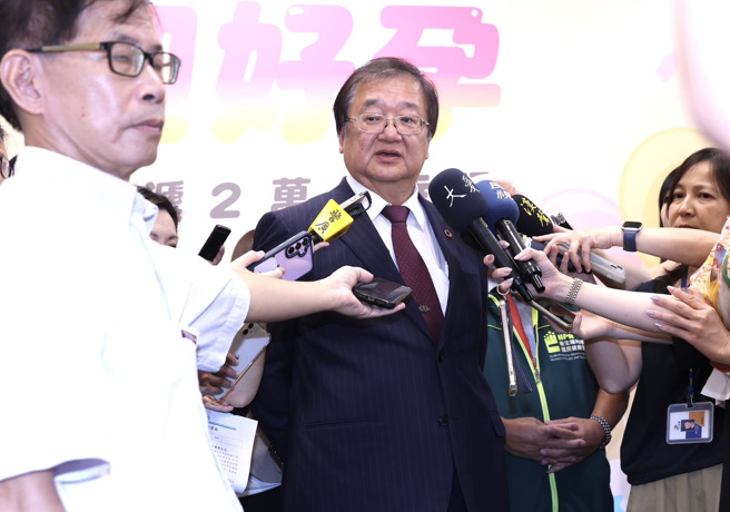 衛生福利部國民健康署19日舉行「助愛茁壯迎好孕」記者會 ，衛生福利部部長邱泰源（見圖），提醒民眾及早規劃生育及善用相關補助方案與資源。（陳俊吉攝）