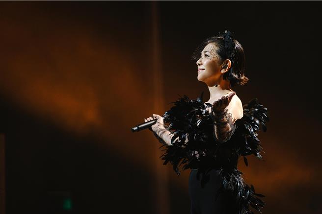 張清芳暌違8年在新加坡開唱，叫好叫座。(上引娛樂提供)