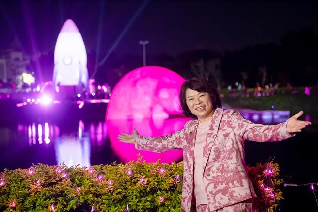 市府預告，「光織影舞」光影藝術展，今年將以全新主題，結合充滿聲光效果的藝文演出於中秋假期在北香湖驚豔登場。（嘉義市政府提供／呂妍庭嘉義傳真）