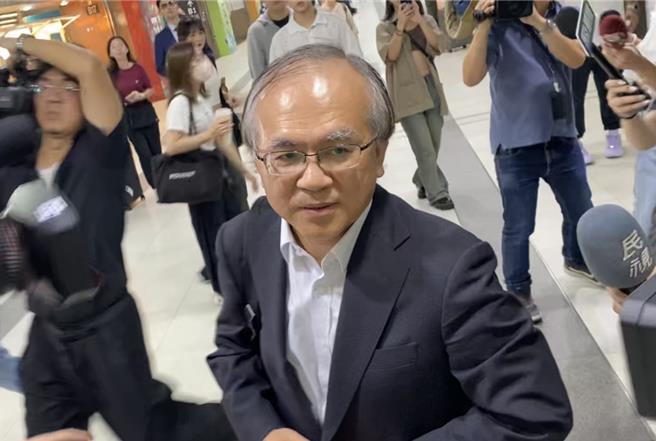 交通部政务次长陈彦伯将暂代部长职务。（蔡明亘摄）