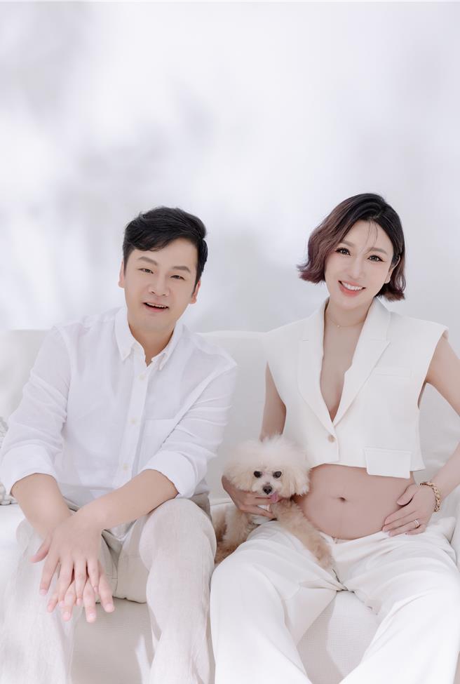 李崗霖（左）與8點檔演員林可唯去年4月結婚，19日宣布即將產下天蠍寶寶。（艾微芙x林可唯提供）