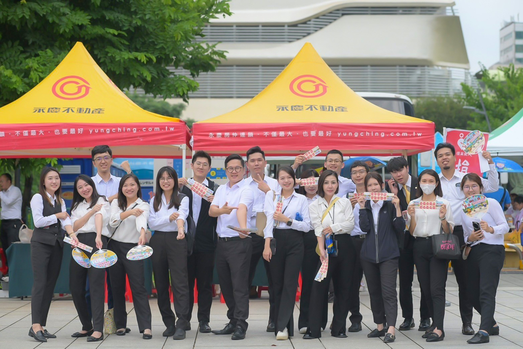 永慶加盟四品牌中區經管會號召同仁們挽袖捐熱血，為血庫貢獻一份愛心。(圖/永慶房產集團提供)