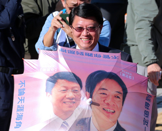 還有未爆彈？謝龍介預言台南「桃花含苞待放」 籲賴清德：先清一清