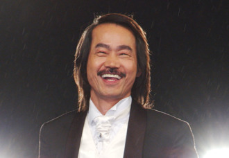 73歲「包租公」搭飛機被野生捕獲　白鬍變胖像「肯德基爺爺」