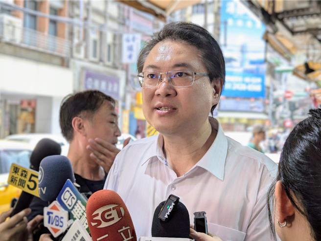 交通部長李孟諺請辭，民進黨祕書長林右昌成為接任熱門人選。（張志康攝）