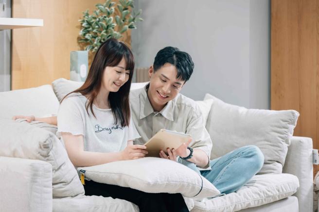 HOLA在线上进行「双人共识测验」，调查国人与同居人的家居共识，结果发现仅5％受测者顺利达成。（HOLA和乐家居提供）