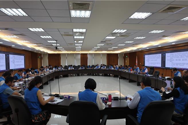 为保护学童口腔健康苗栗县政府20日县务会议特别提出讨论改善方案。（谢明俊摄）