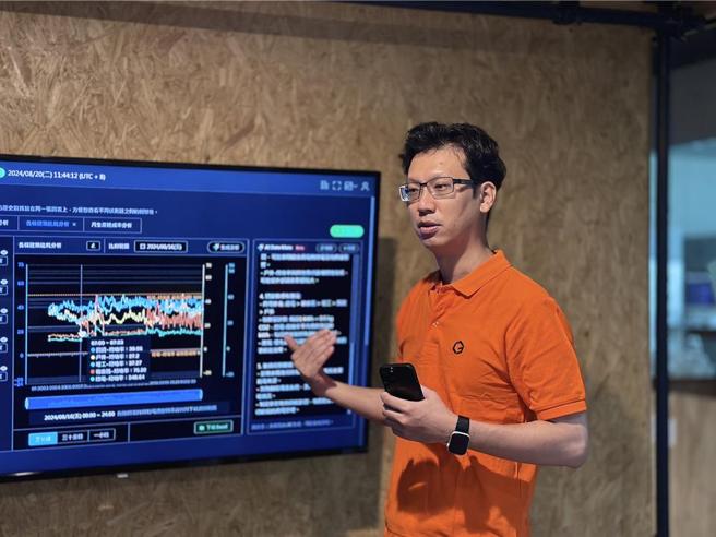 谷林运算执行长冯辉译认为，相较地端战情室需要投资许多运算力的设备，云端战情室是最简单落地，也符合经济效益和净零减排趋势的一个方式。图／谷林运算提供