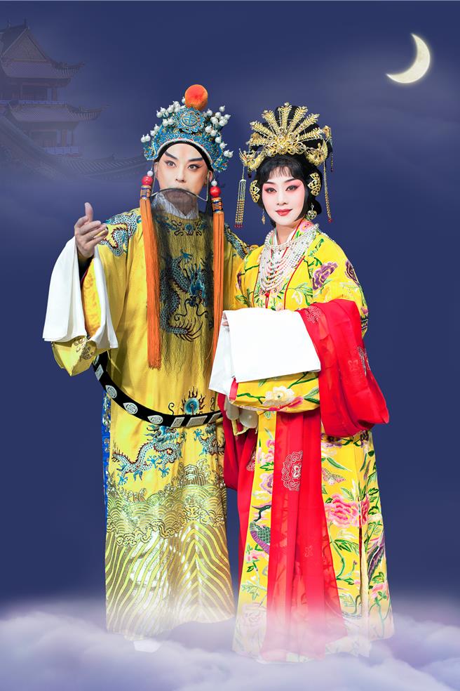 《太真外传》由李胜素（右）饰杨玉环；于魁智（左）饰唐明皇。（传大艺术提供／李怡芸台北传真）