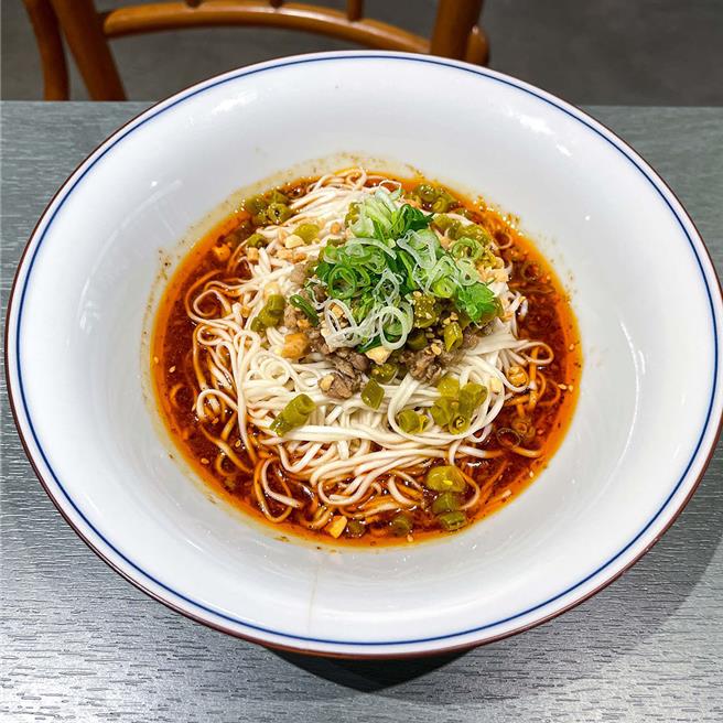 绣球老板娘曾经营江浙私厨，故此处的麵食以川味和江浙风味为主，口味辛香，辣度相对温和。（图／Michelin）